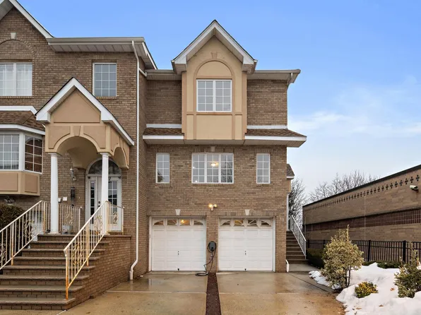 12 Liberty Court image 1 of 25