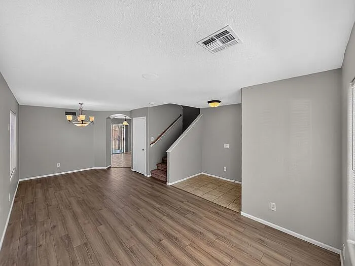 4 bed, 2.5 bath, 2262 sqft, $1,750 — Photo 4