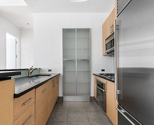 2nd image of 325 5th Ave APT 11G