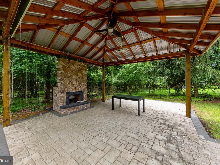 1960 Cardinal Lake Dr — Photo 5