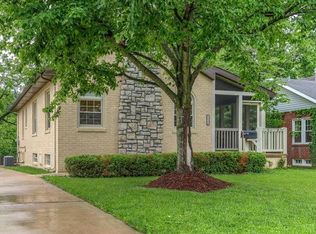 1020 N Taylor Ave, Kirkwood, MO