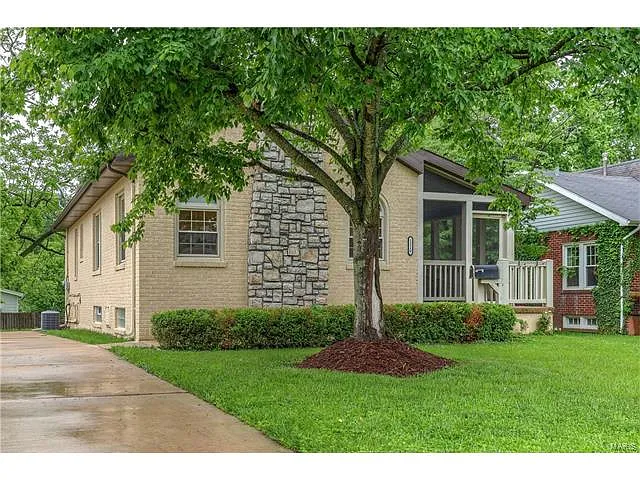 1020 N Taylor Ave photo 1