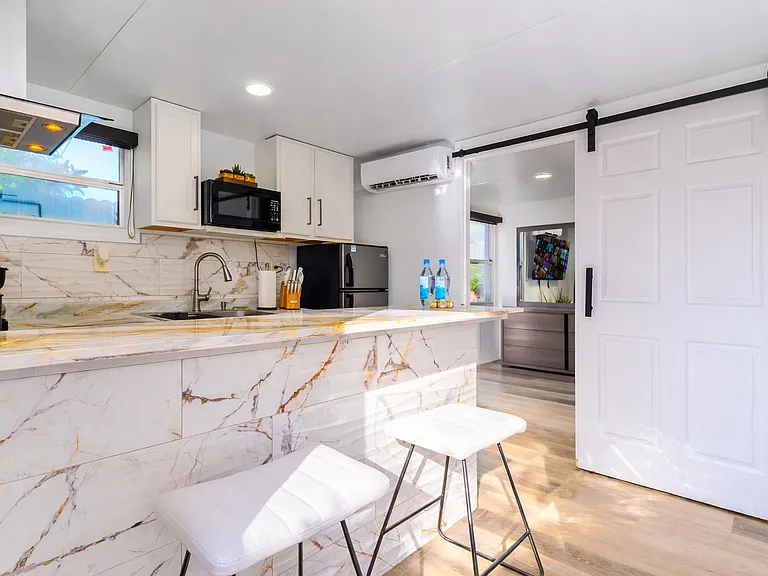 W 39th Pl — Photo 6