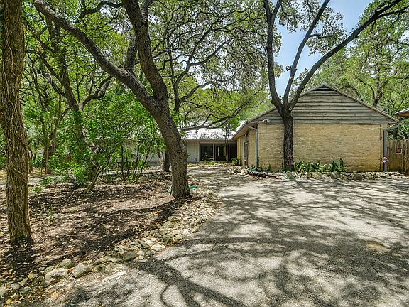 3rd image of 3102 S Valley View Ln