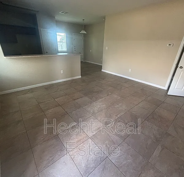 318 Main St #B — Photo 3