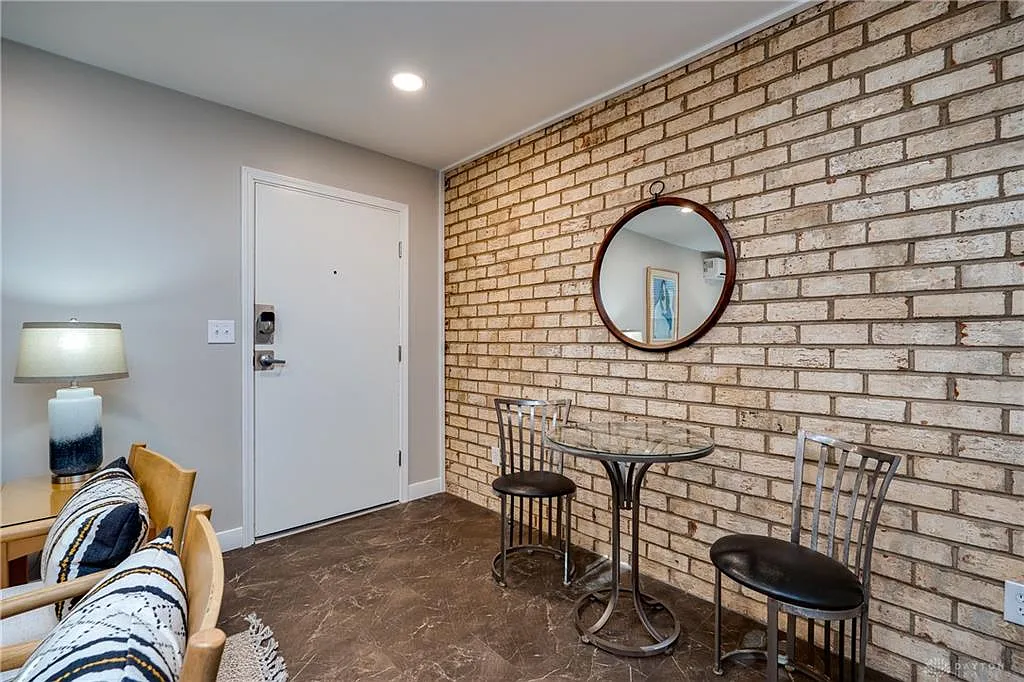 2 bed, 1.0 bath, 800 sqft, $1,400 — Photo 3