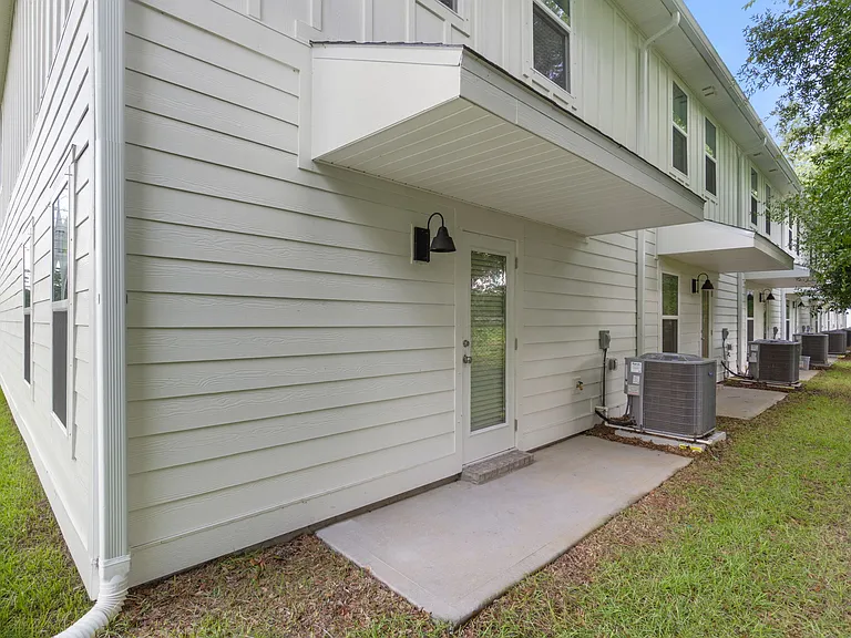 Javelin Townhomes — Photo 44