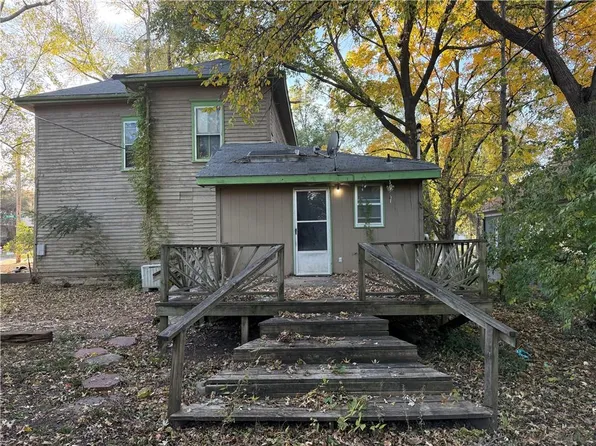 703 E 4th St, Ottawa, KS 66067