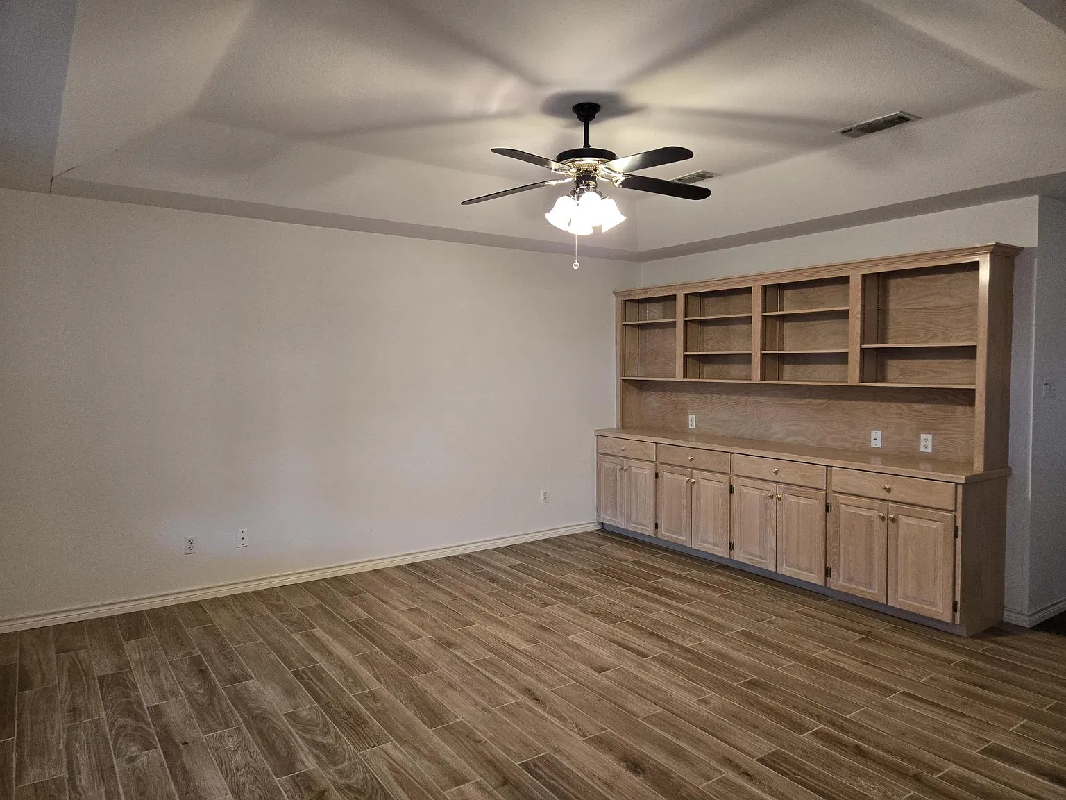 3 bed, 1489 sqft, $1,595 — Photo 2