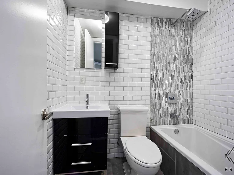 580 E 26th St #2 — Photo 1