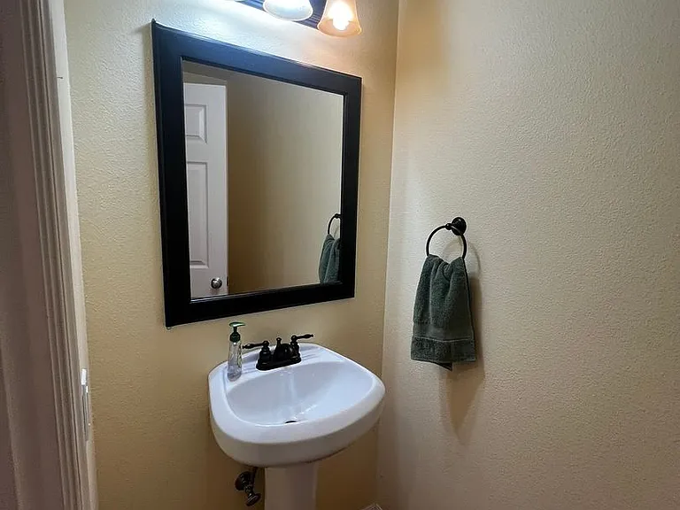 126 E Grover St #7 — Photo 1