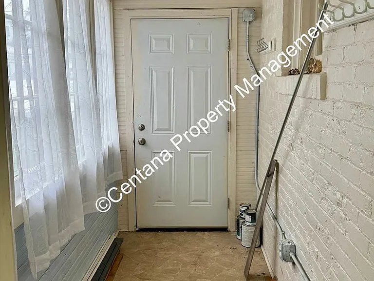 815 W. Park — Photo 2