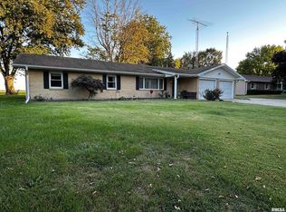 207 Spring Bay Dr, Jacksonville, IL 62650