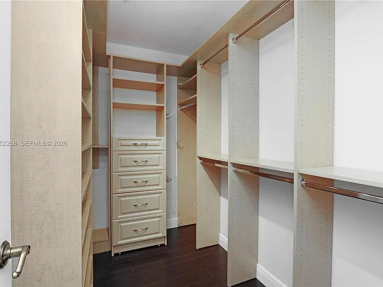 12340 SW 20th Ter #12340 — Photo 8