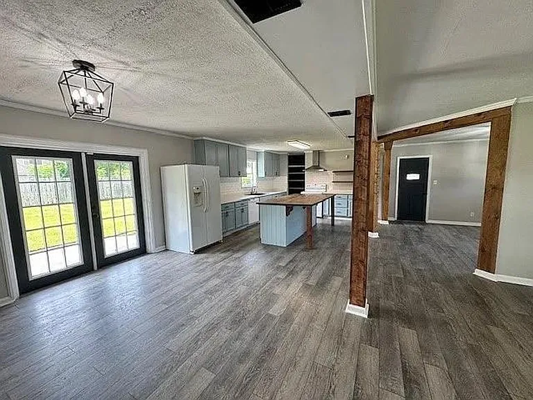 203 N Lake Dr — Photo 5