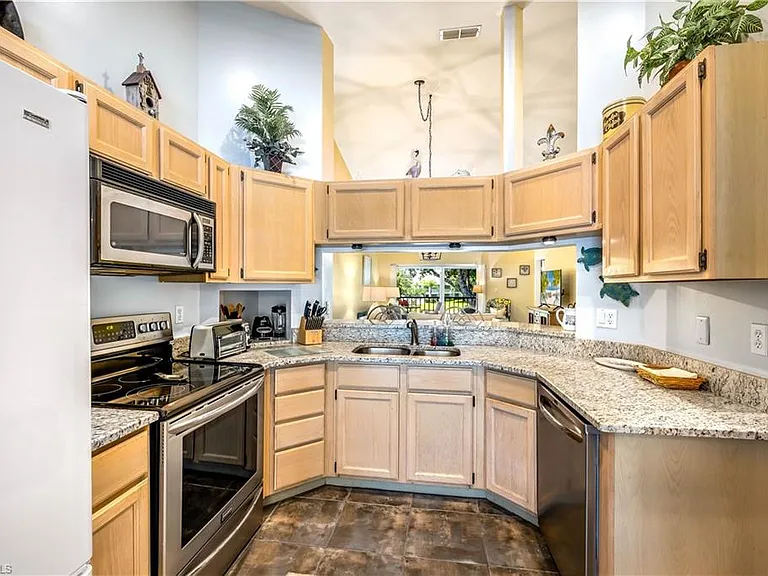 1350 Misty Pines Cir #E-204 — Photo 7