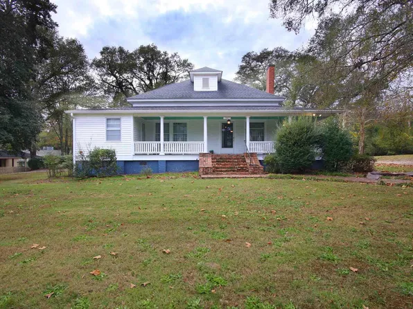 1507 Park Cir, Camden, SC 29020