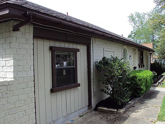 2nd image of 11918 Wessex Dr