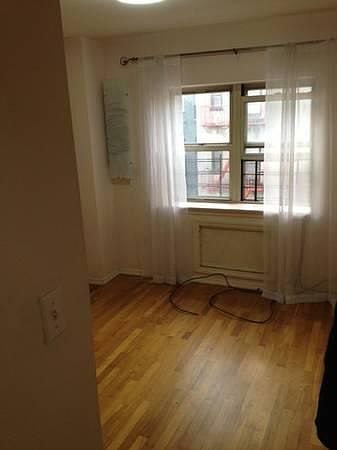 2nd image of 3132 31st St APT 5A