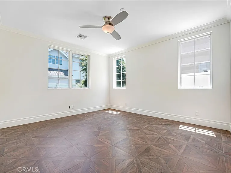 1714 W Oak St — Photo 21