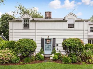 96 Smedley Rd, Fairfield, CT 06824