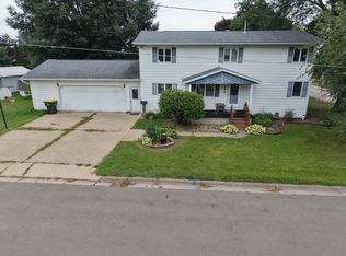 242 Taylor St, Lancaster, WI 53813