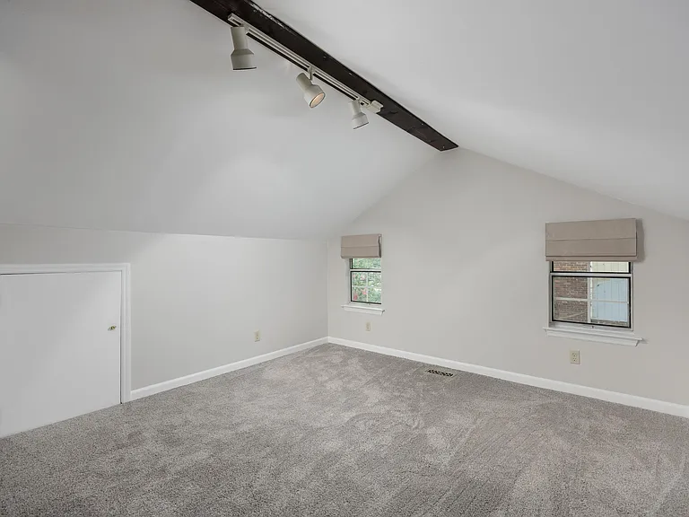 7830 Cove Ridge Dr — Photo 22