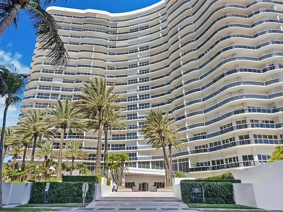 9601 Collins Ave #507