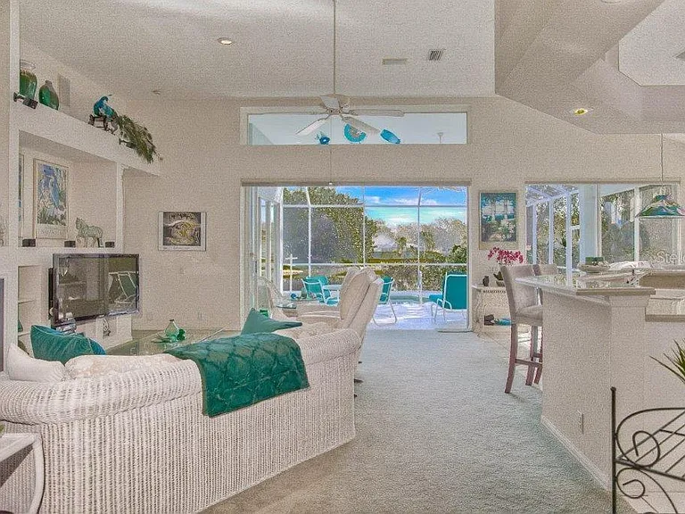 7101 Victoria Cir — Photo 12