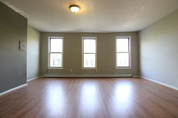 Rented by Nooklyn NYC LLC | media 6