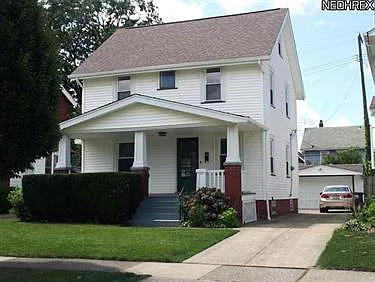2040 Wyandotte Ave photo 1