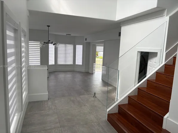 3172 NE 211th St, Aventura, FL 33180