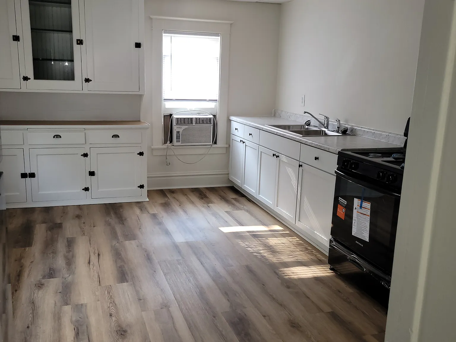 2 bed, 1200 sqft, $1,800 — Photo 1