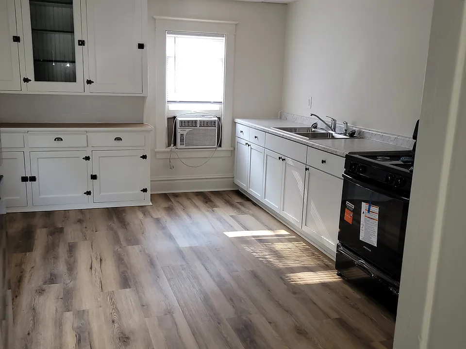 744 High St #2