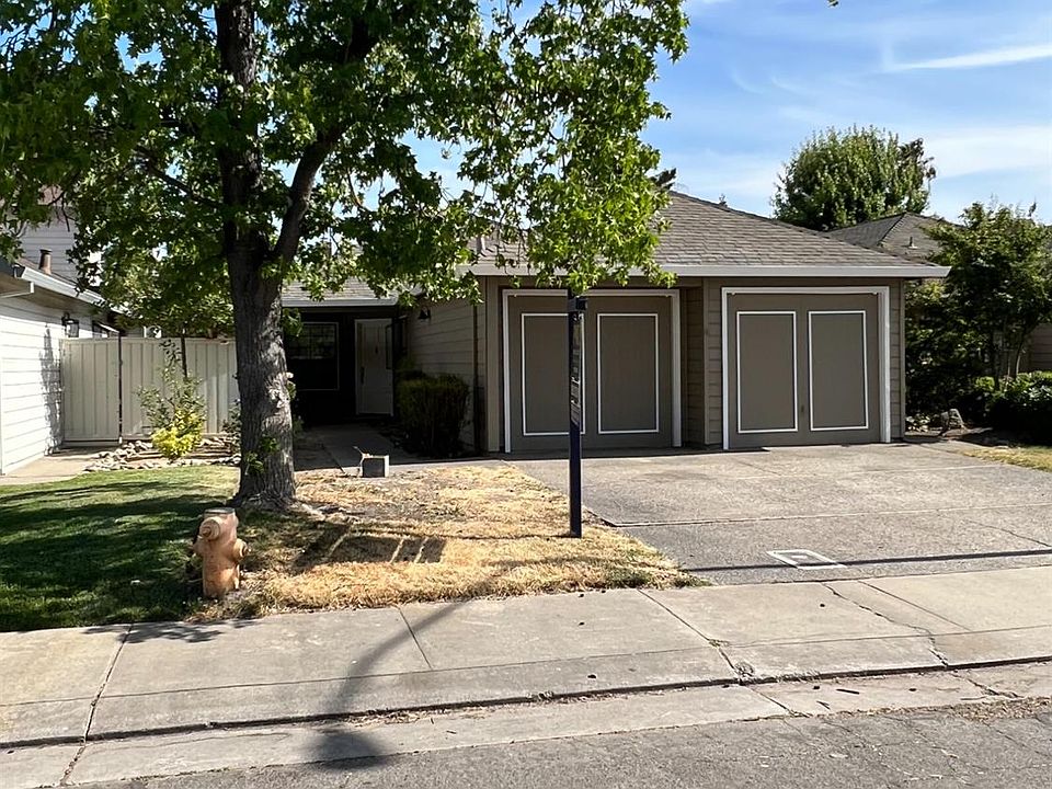 1st image of 1850 Lakeshore Dr