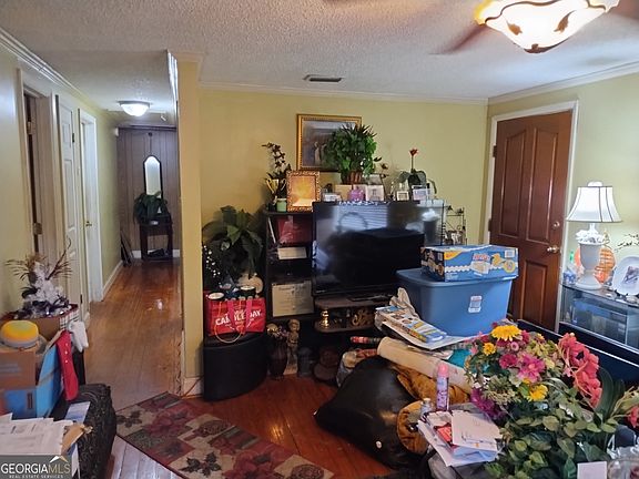 4th image of 511 Greene St