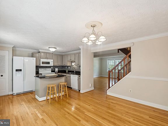 3rd image of 7728 Camp Alger Ave