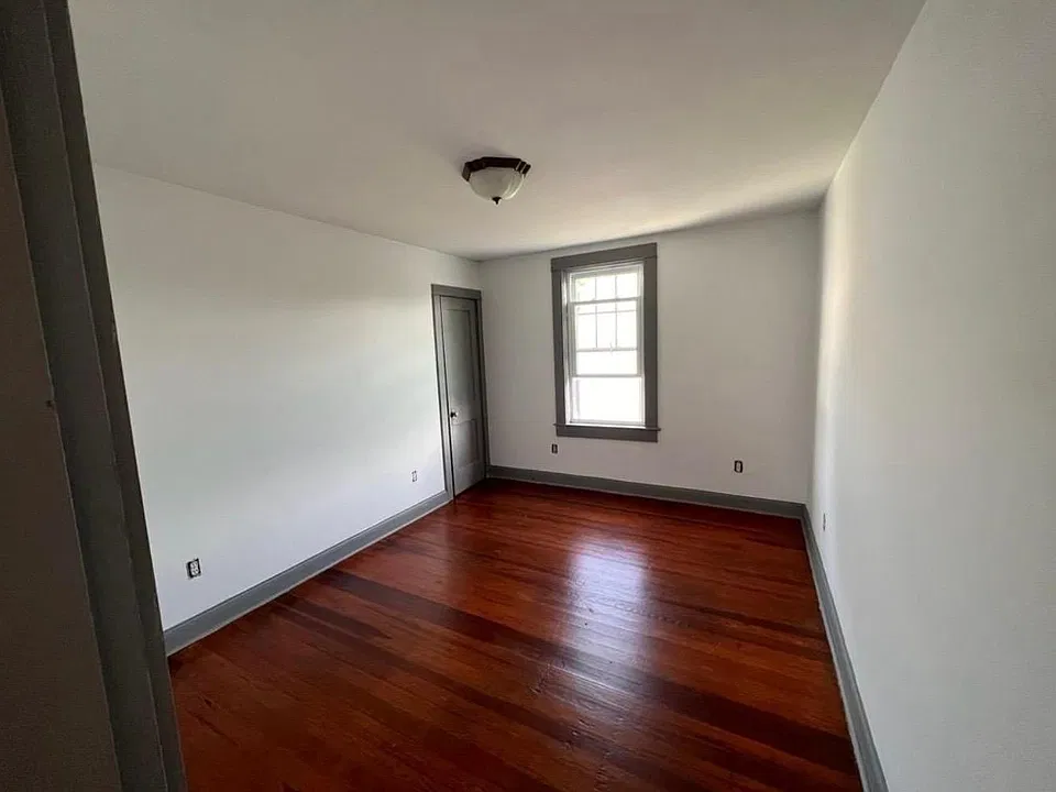 324 Brock Ave
