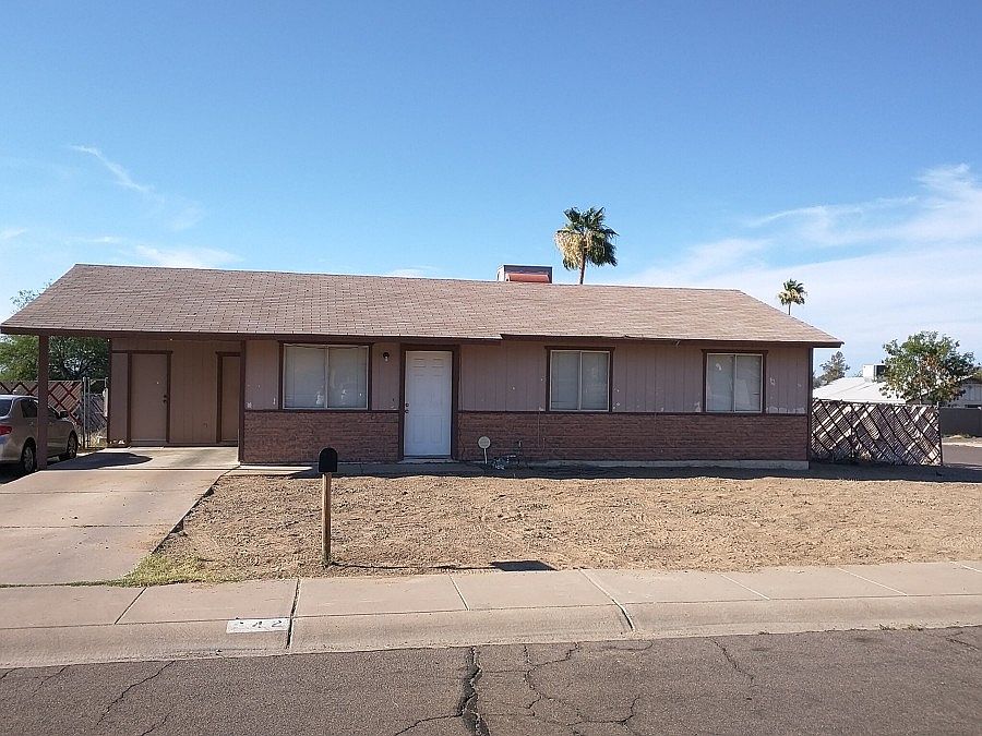 1st image of 942 E Desert Dr