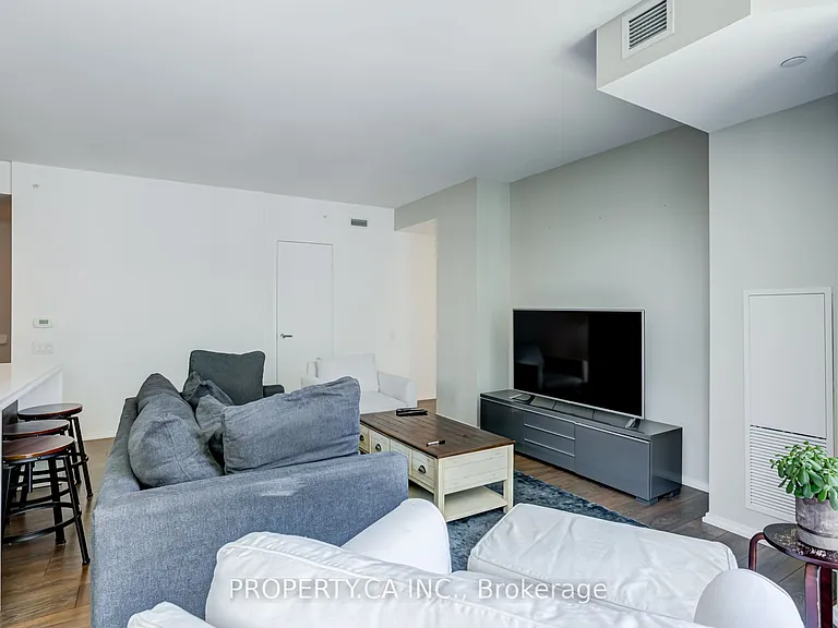 45 Charles St E #502 — Photo 13