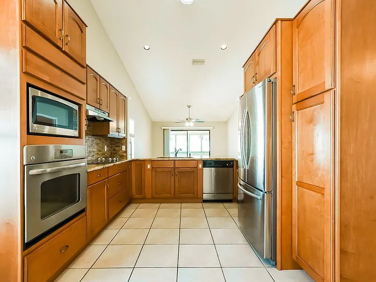 797 Minerva Ln — Photo 7