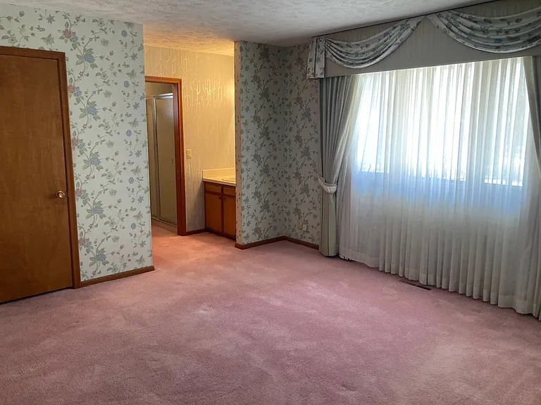 4924 Cresthaven Dr — Photo 8