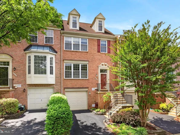 7412 Gillingham Row, Alexandria, VA 22315