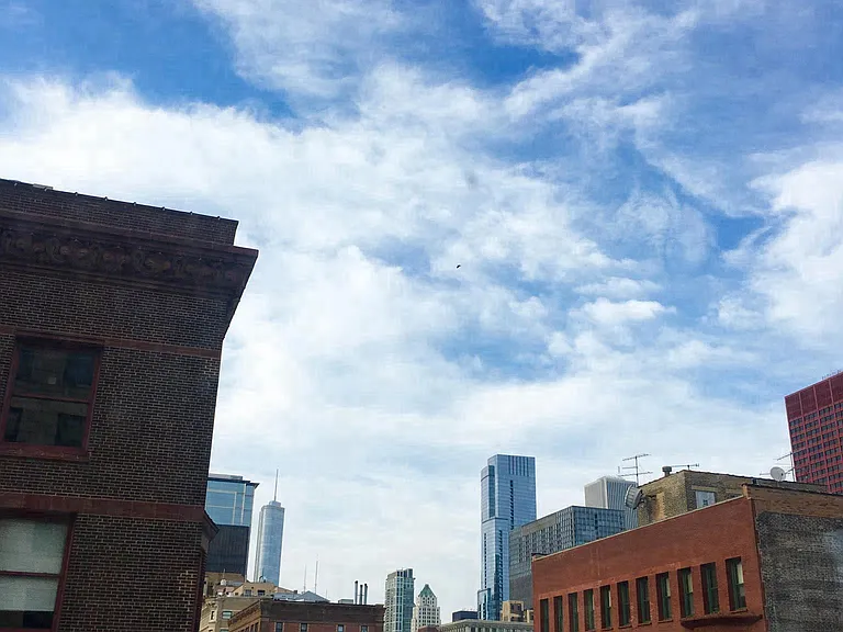 Gorgeous views of many of Chicago's landmark buildings
