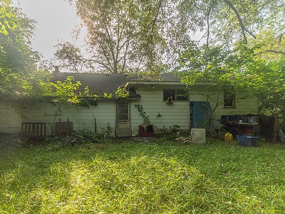 3rd image of 8284 Stony Creek Rd