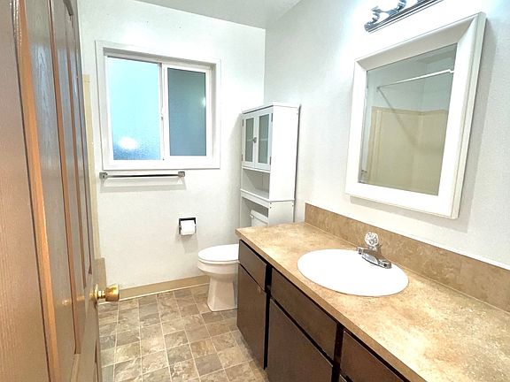 2nd image of 2254 Jennifer Pl