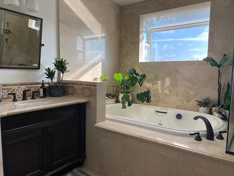 2301 Valley Dr — Photo 8