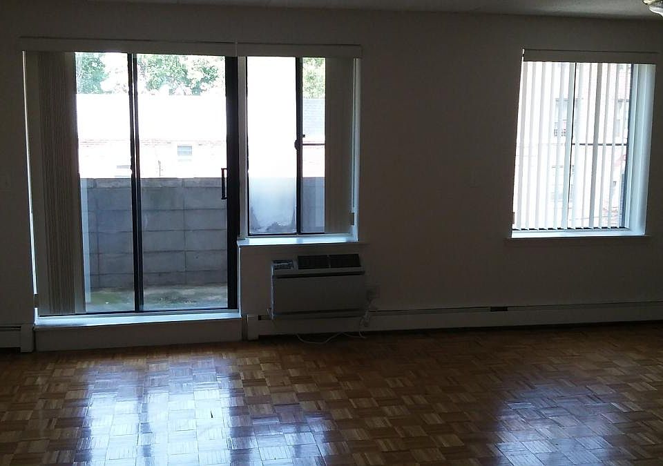 1st image of 14074 34th Ave APT 3A