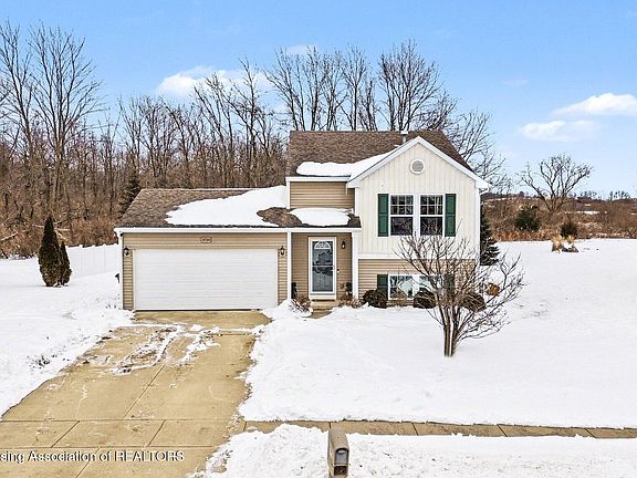 3rd image of 4754 Pine Hill Dr