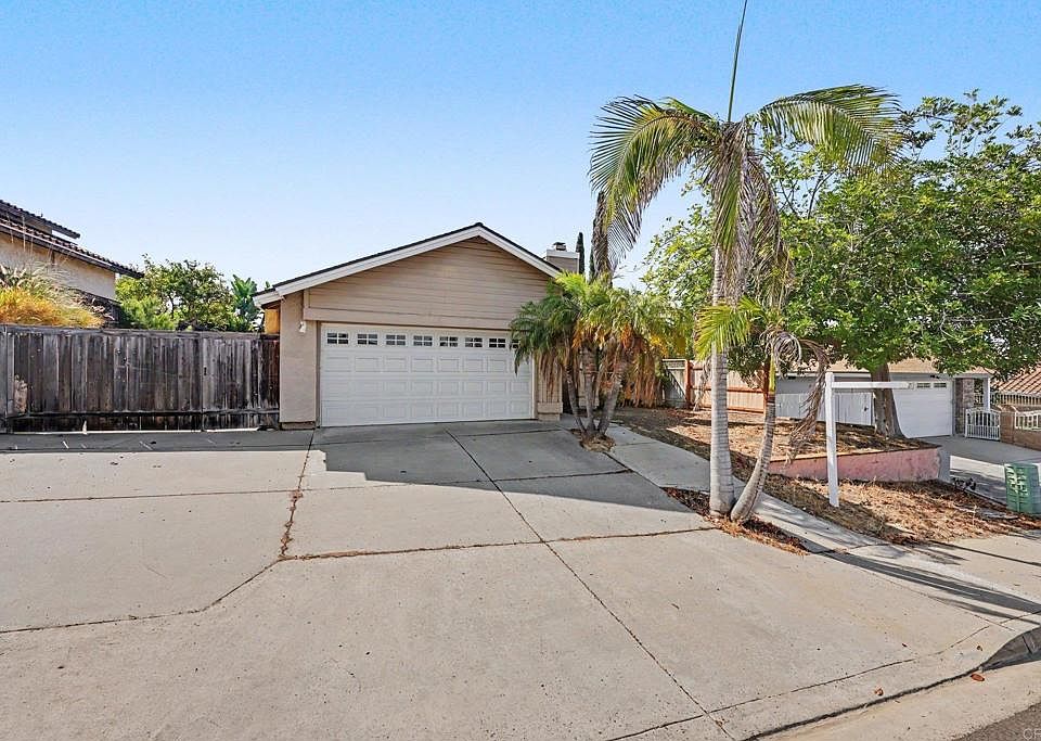 1st image of 378 Bay Leaf Dr